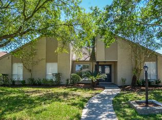 7615 Bankside Dr, Houston, TX 77071