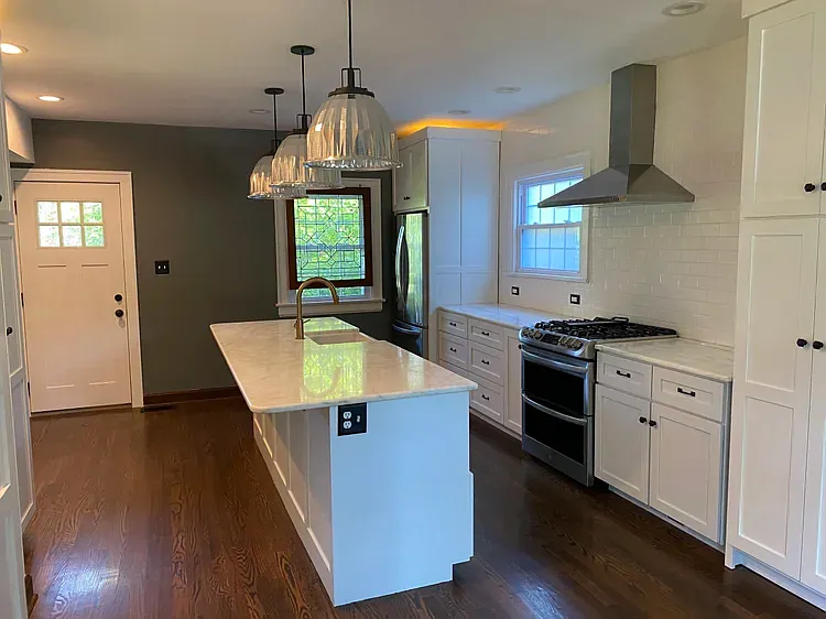806 S Woodlawn Ave — Photo 11