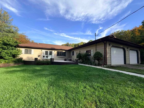150 W Maple Grove Rd, Farwell, MI 48622
