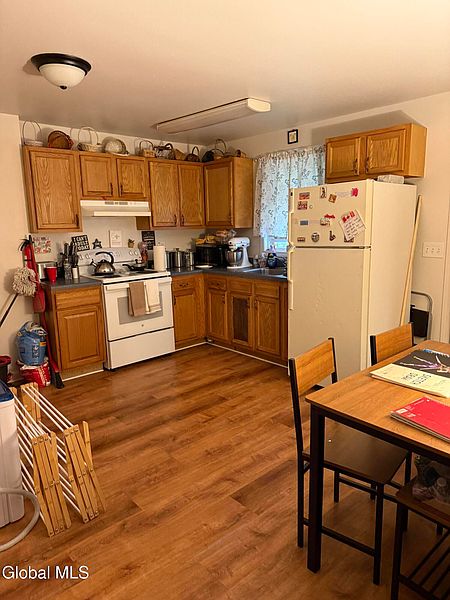 5th image of 25 Benjamin Street