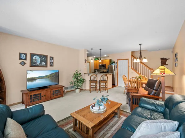 15030 Dunwood Trl, Apple Valley, MN 55124