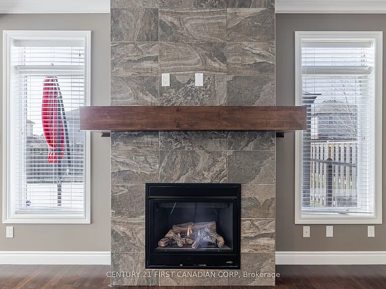 1690 Beaverbrook Ave — Photo 8