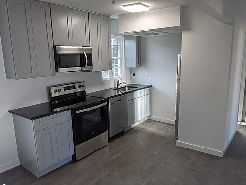 113 Wayne Pl SE #101 Photo 1