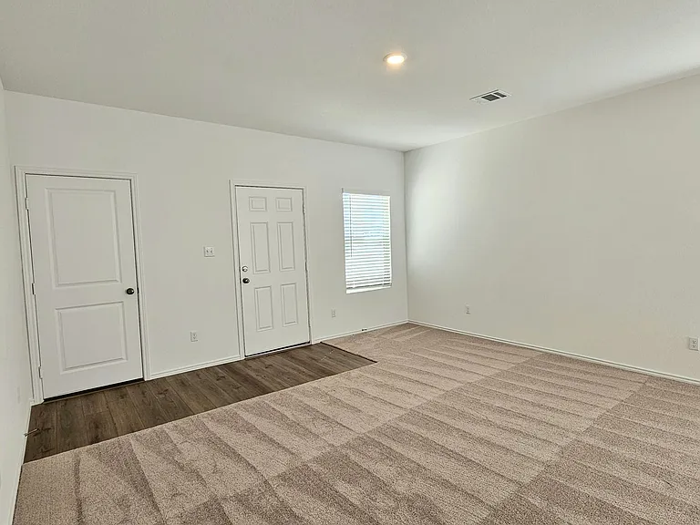 418 Paddlefish Ln — Photo 6