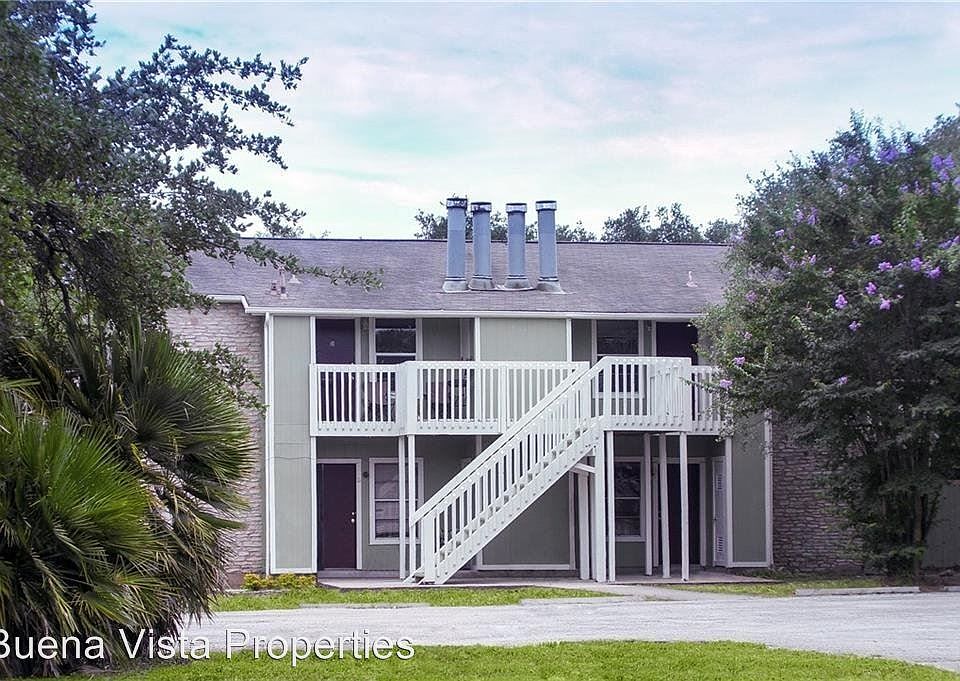 1st image of 210 Briarwood Dr APT D