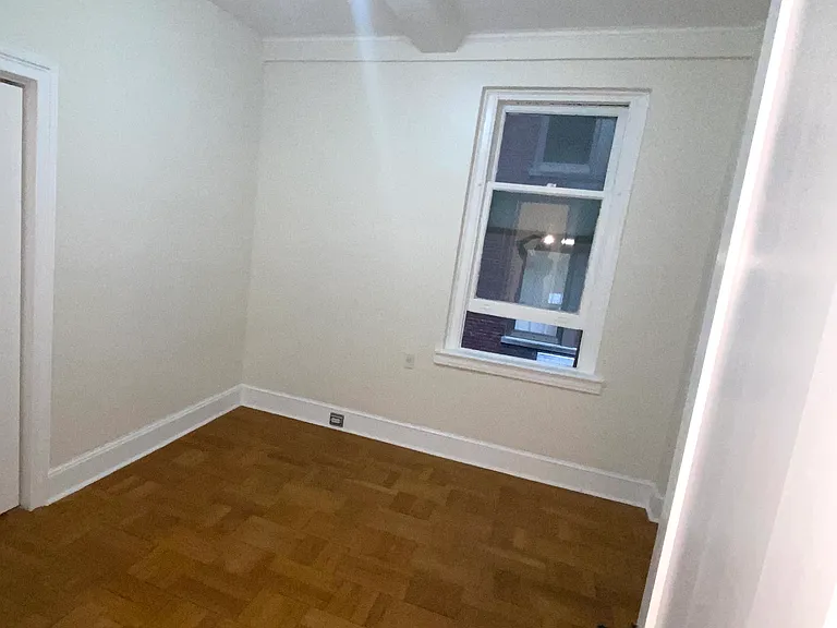 105 W 55th St #9F — Photo 6