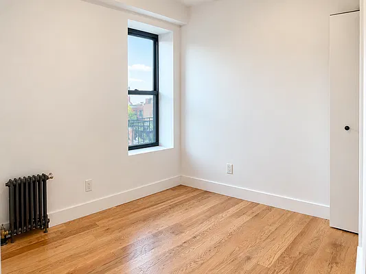 Bedroom, photo 2