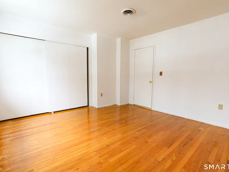 1 Camelot Dr #2 — Photo 15