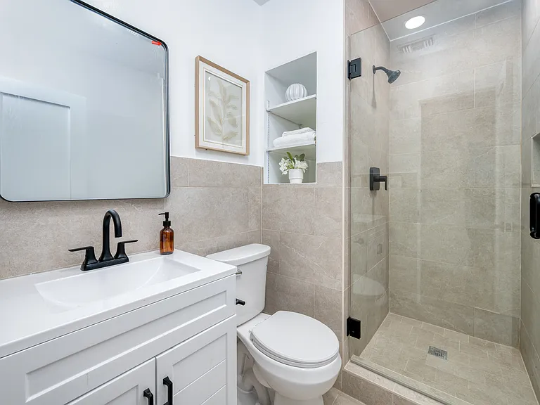 1546 S Hayworth Ave #4 — Photo 22