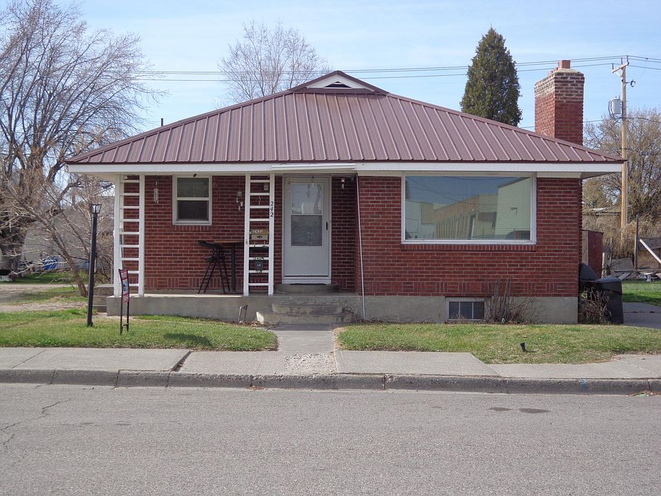 1st image of 242 Gladstone St