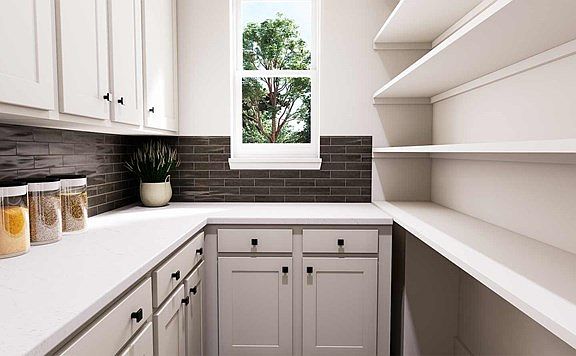 The Clover - Kitchen Pantry