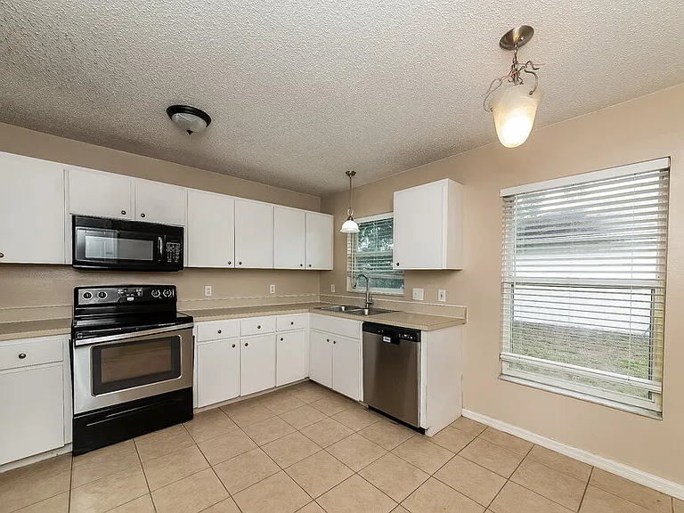 4208 76th Dr E — Photo 7