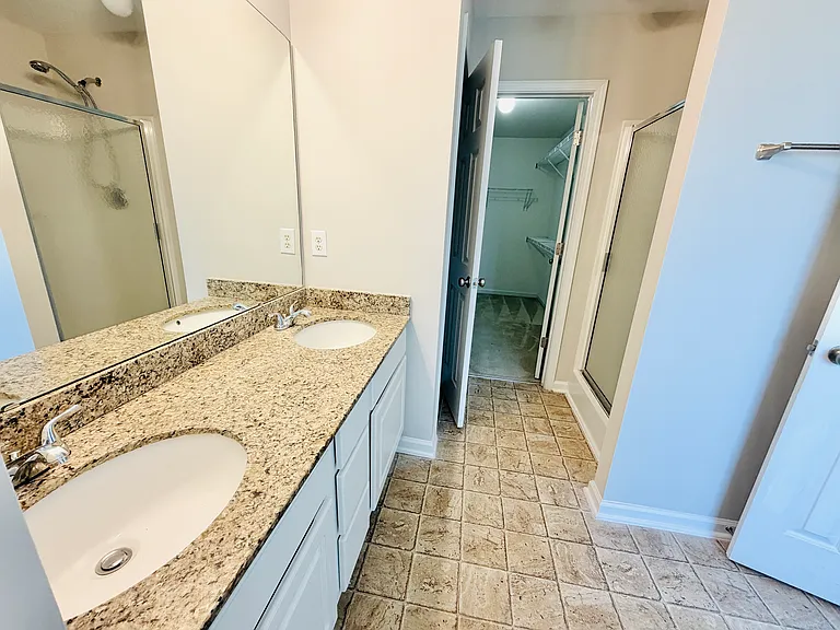 312 Ashmore Ln — Photo 13