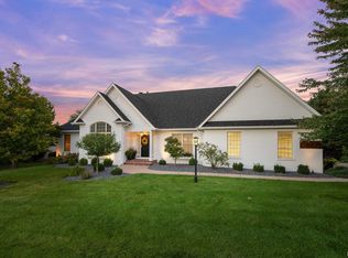 6675 Eagle Ridge Rd, Bettendorf, IA 52722