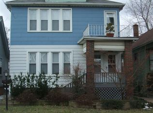 1461 Lakepointe St, Grosse Pointe, MI 48230