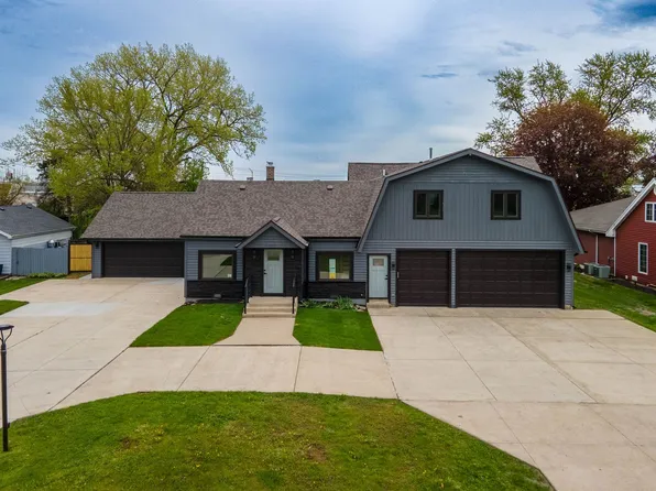 10321 S 73rd Ct, Palos Hills, IL 60465