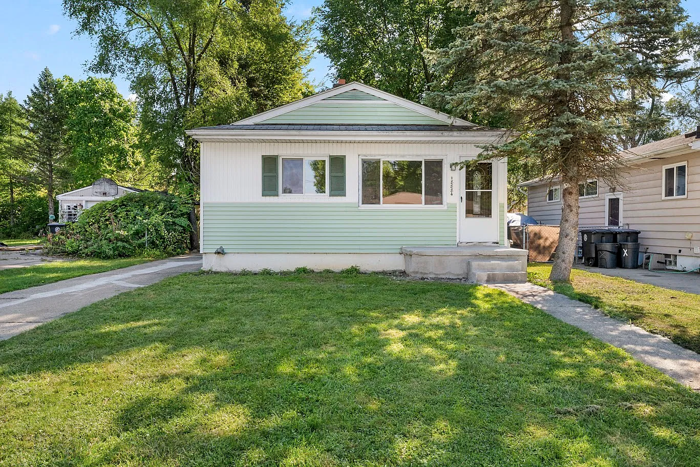 3 bed, 1000 sqft, $2,000 — Photo 2