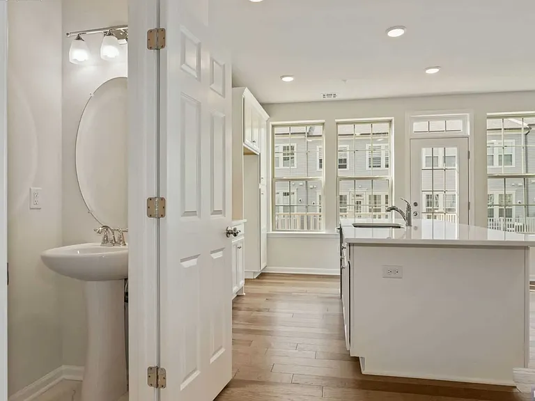 7 Leahy Dr — Photo 18
