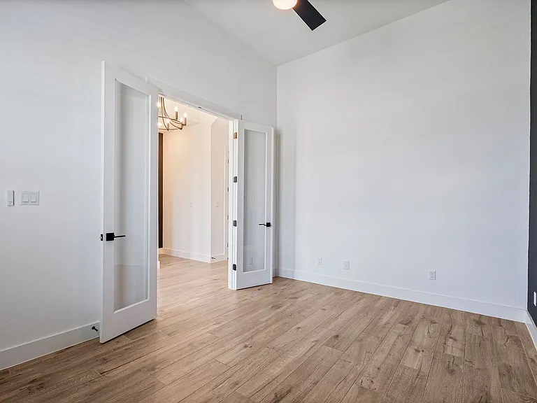 121 Running Bird Rd — Photo 6