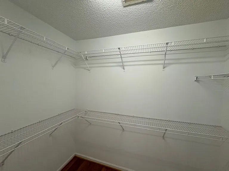 102 Alice Ct — Photo 21