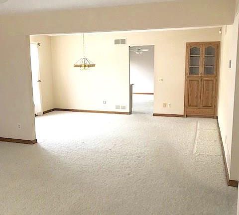 5th image of 40 Hamlin Dr