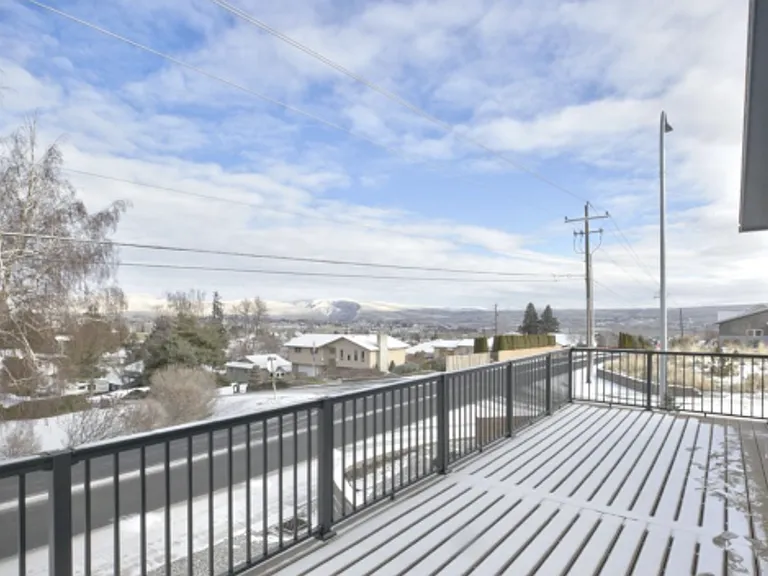 901 Verde Ln — Photo 4