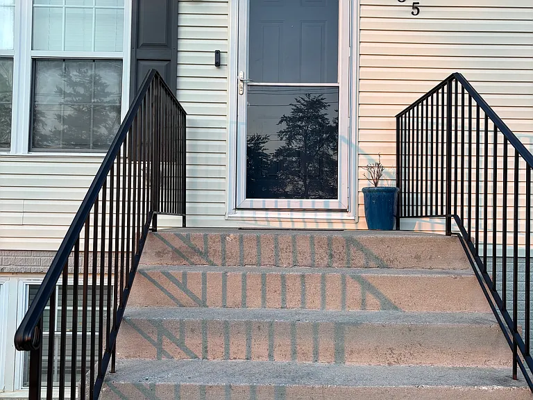 1835 Clarke Blvd — Photo 2