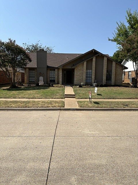 1st image of 2849 London Ln