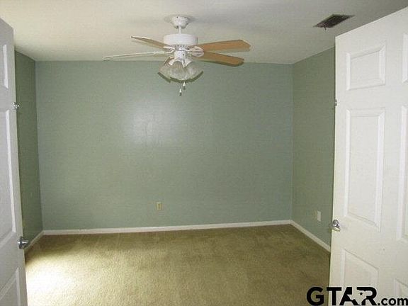 5th image of 605 Crestwood Dr