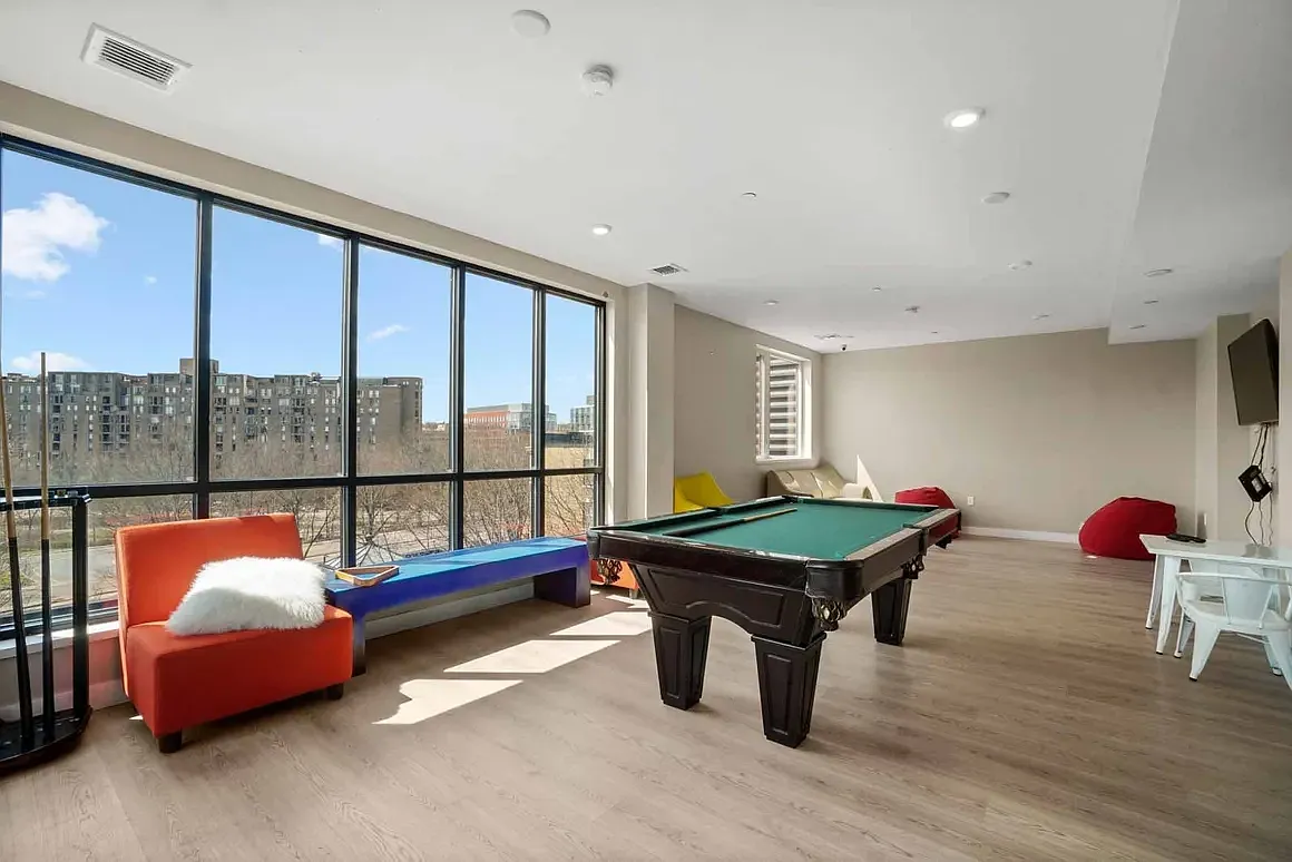 Walter Huntington Apartments — Photo 4