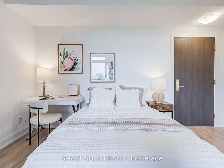 268 Buchanan Dr #305W — Photo 24