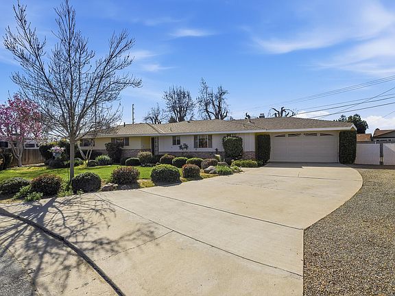 3rd image of 1611 E Burton Avenue