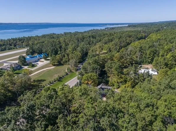 7901 M 119, Harbor Springs, MI 49740
