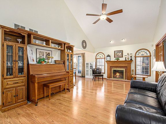 5th image of 8856 Patrick Ct