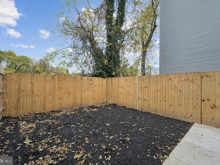 4241 Mantua Ave — Photo 14