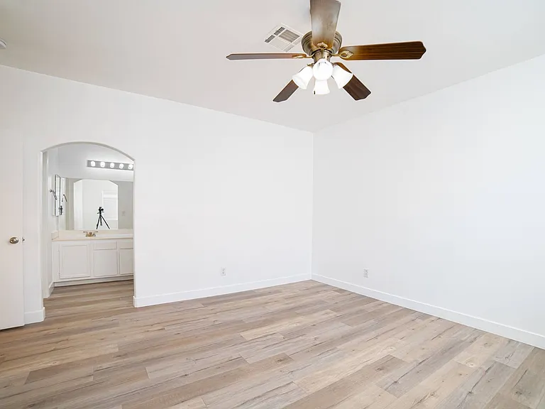 5112 Jordan Frey St #203 — Photo 9