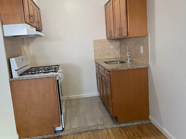 133-25 87th St #2D — Photo 4