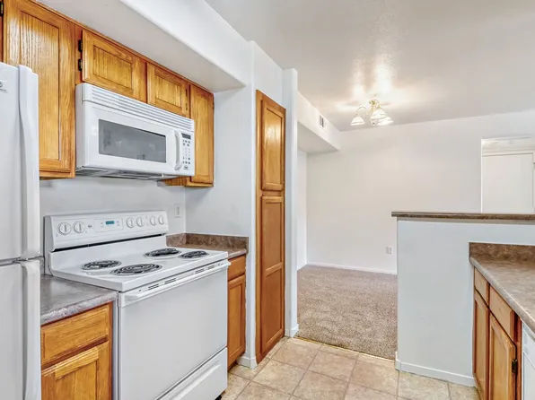 7255 W Sunset Rd, Spring Valley, NV