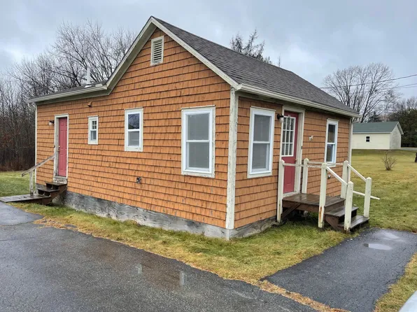9 Troy Rd, Detroit, ME 04929