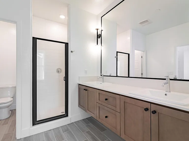 2834 E Tamarind Dr — Photo 15