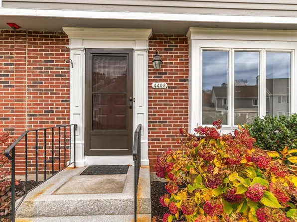 4403 Deerfield Cir, Peabody, MA 01960