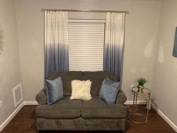 4th image of 3006 S Willow Dr