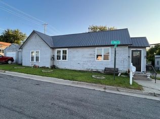 102 4th St S, Grove City, MN 56243
