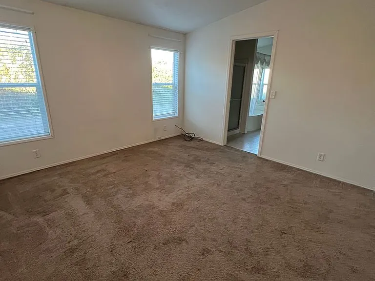 2976 Spinnaker Dr — Photo 12