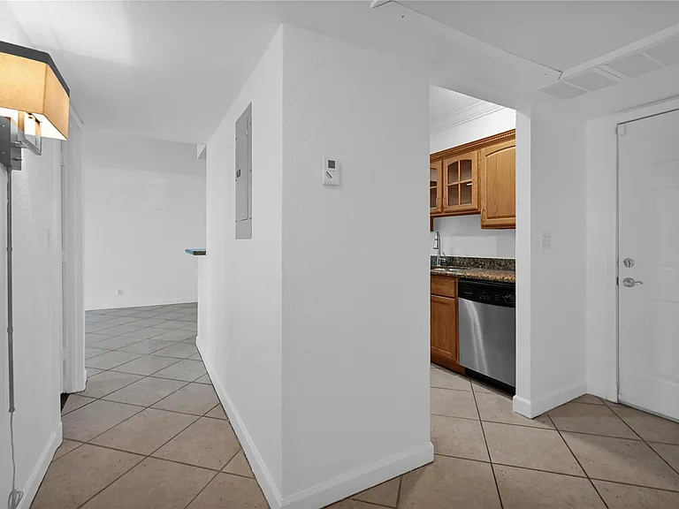 1515 E Broward Blvd #126 — Photo 3