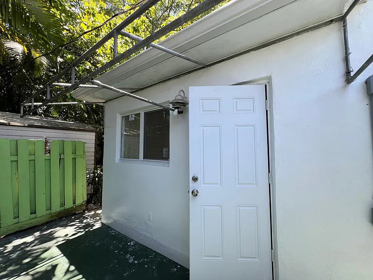 1416 SW 27th St — Photo 20