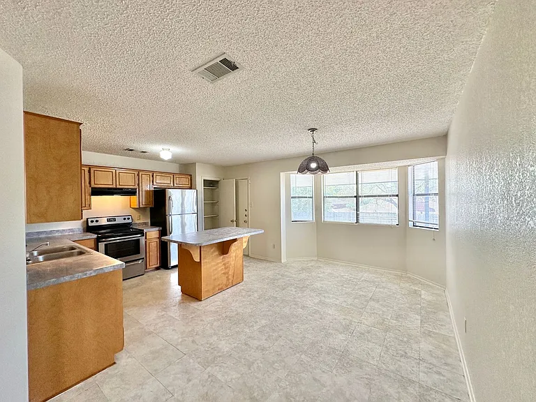 1808 Miranda Ave — Photo 6