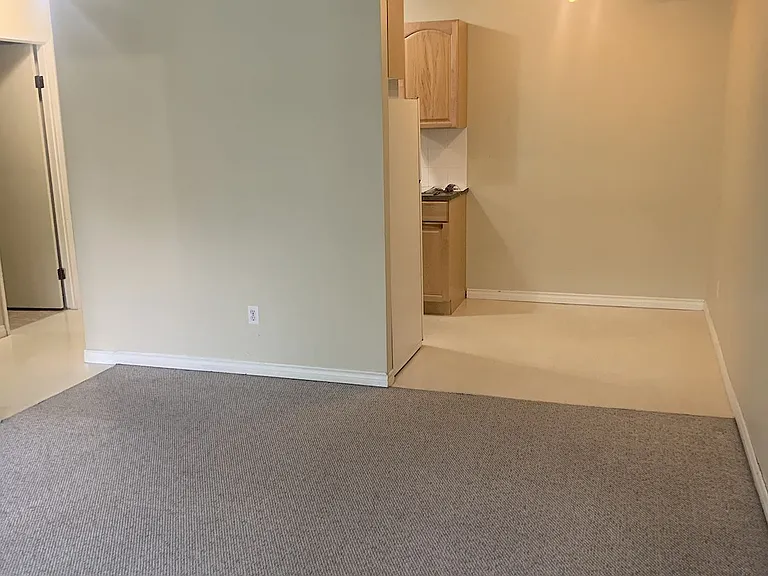 932 1st Ave NW — Photo 3
