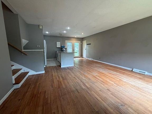4th image of 9204 W 99th Ter