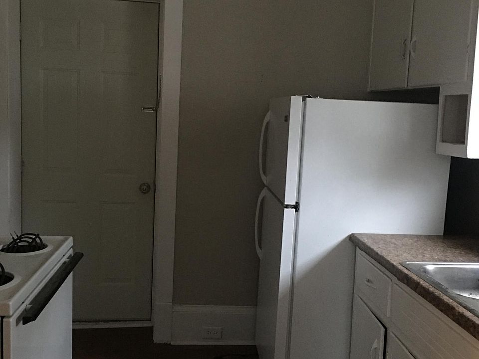 2nd image of 208 Rose St APT 7